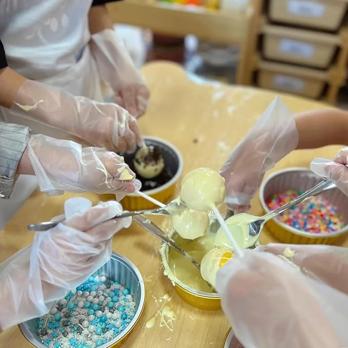 Cake Pop Kit, 100 6 inch Cake Pop Sticks, 100 Cake Pop Bags, 100 Twist Ties, 1 Cake Pop Mold Roller, Cake Pop Maker for Cake pops, Lollipop, Candies, Chocolates and Cookies (Pink)