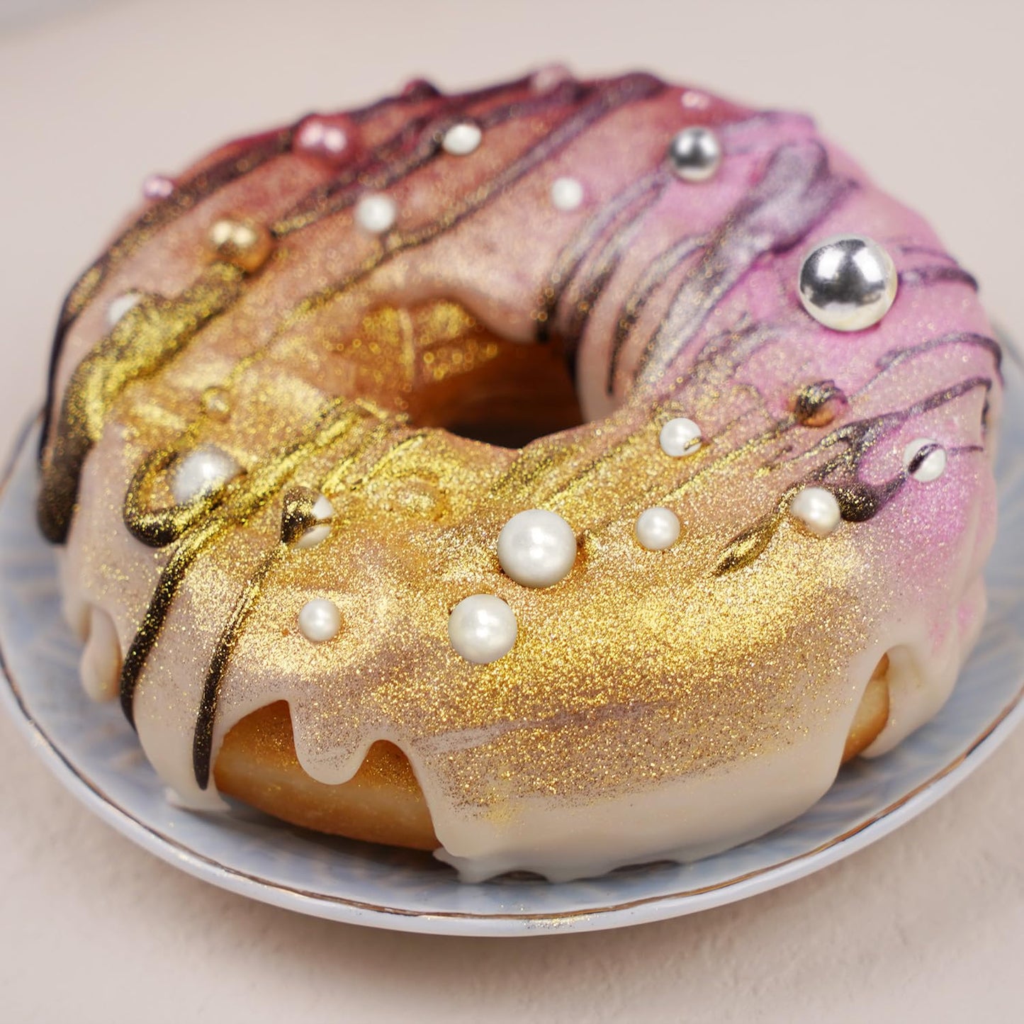 Dazzjoy Edible Silver Star Sugar Sprinkles, 4.23oz, Mix Size, Candy Star Sprinkles for Cake Decorations and Cupcake Toppers, Ice Cream, Wedding Party Valentines Easter Supplies