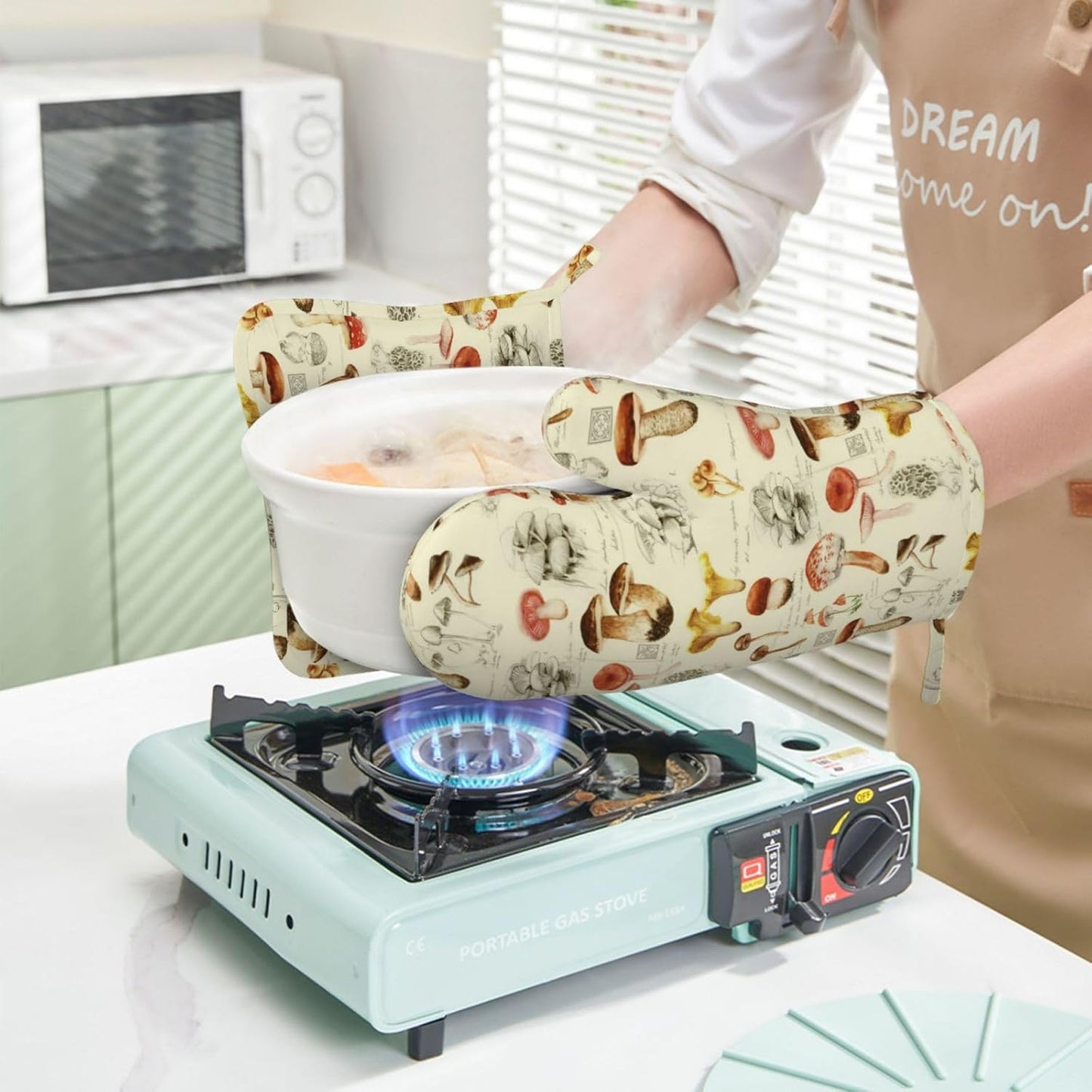 Mushroom Oven Mitts and Pot Holders Sets Silicone Vintage Mushrooms Kitchen Mitts Potholders Heat Resistant 4Pcs Oven Gloves Hot Pads for Kitchen Baking Cooking BBQ Grilling