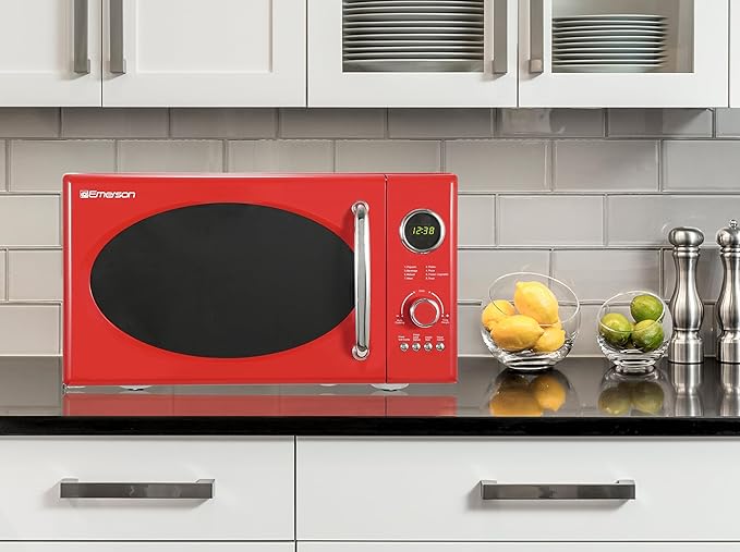Emerson MWRG0901RD Retro Compact Countertop 800W Microwave Oven with 1,000W Grill Function, LED Display 5 Power Levels, 8 Auto Menus, Glass Turntable and Child Safe Lock, 0.9 Cu. Ft, Red