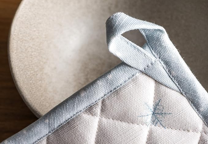 Maison d' Hermine Pot Holders 100% Cotton Heat Resistant Potholders 8" x 8" Hot Pads with Loop BBQ, Cooking, Baking, Grilling, Kitchen, Handling Hot Pans (Pack of 1, Ice Florals)