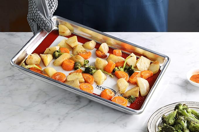 New Star Foodservice 36633 Commercial Grade Silicone Baking Mat Non-Stick Pan Liner, 8 x 12 Inch (Quarter Size)