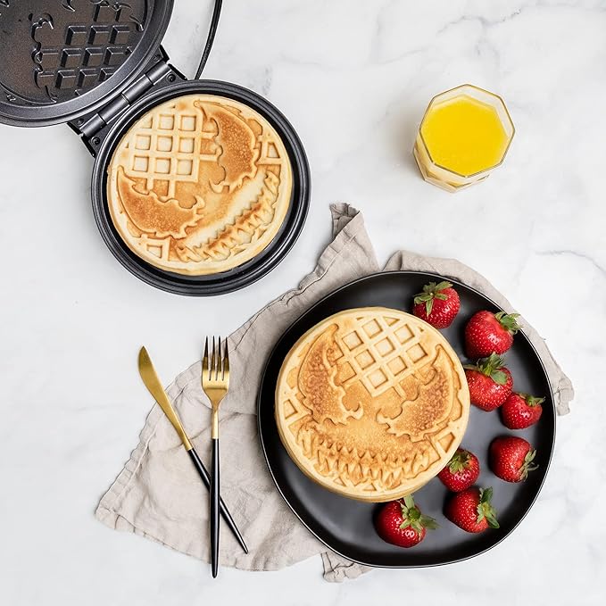 Uncanny Brands Marvel Venom Waffle Maker -Spidey's Mask on Your Waffles- Waffle Iron