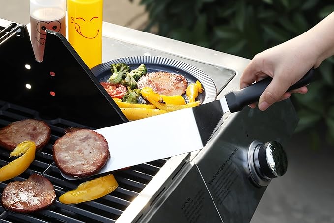 New Star Foodservice 36190 Plastic Handle Flexible Grill Turner/Spatula, 14.5-Inch, Black