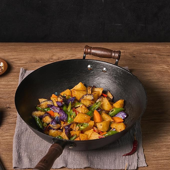 WANGYUANJI 12.6-Inch Cast Iron Chinese Wok with Round Bottom & Glass Lid - Traditional Ancient Wok for Gas Stove and Open Flame Cooking