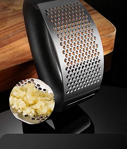 Garlic press kitchen tool garlic peeler stainless steel professional ginger crusher ergonomic labor-saving crusher (S)