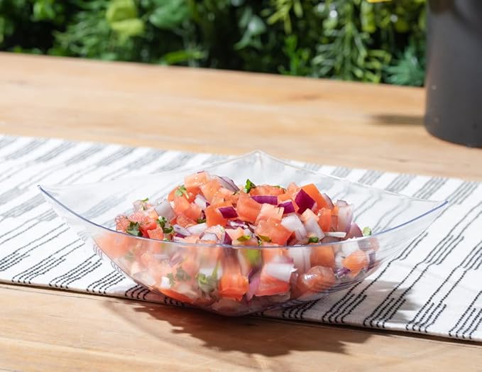 Posh Setting - Clear Plastic Serving Bowls for Party (32oz - 4 Pack) Square, Disposable, Salad & Fruit Bowls for Party Table, Candy Containers for Candy Buffet
