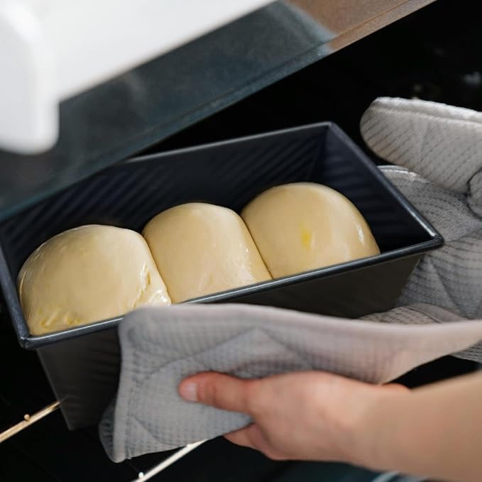 CARTMAN Bread Loaf Pan 2 Pack, 9x4 Pullman Loaf Pan with lid and a Silicone Spatula and Basting Pastry Brush, 1 lb Dough Capacity,Non-Stick Carbon Steel bread pans for homemade bread