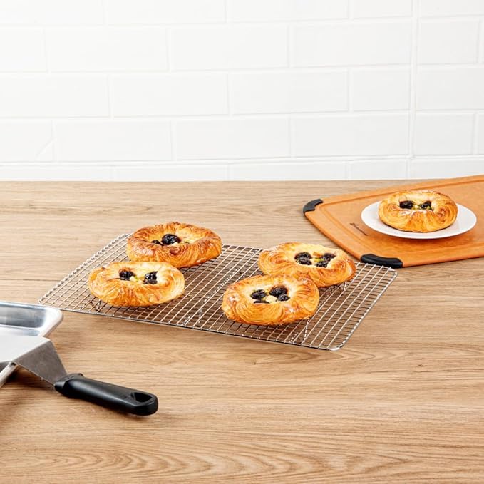 Restaurantware Met Lux 9.8 x 14.8 Inch Wire Baking Rack 1 Heavy-Duty Oven Wire Rack - Fits Jelly Roll Pan Dishwashable Stainless Steel Cooling Rack Elevated Feet Oven-Ready Up To 575F