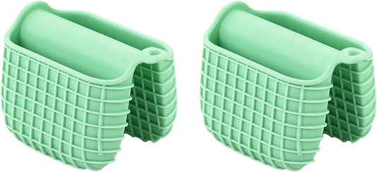 Mini Silicone Oven Mitts Set, Oven Mitts Heat Insulation, Oven Gloves for Kitchen Cooking and Baking, Protecting Fingers Mini Oven Hand Clips are Sold in Pairs (Square-Green)