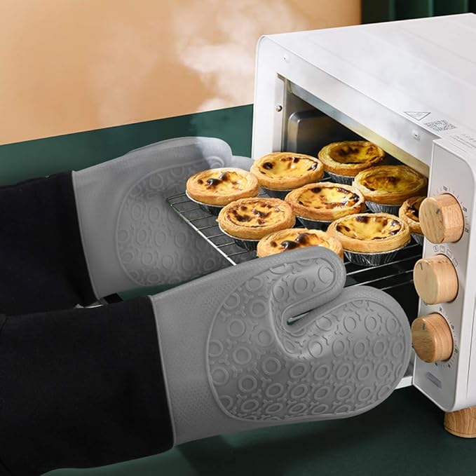 sungwoo Extra Long Silicone Oven Mitts, Heat Resistant Oven Gloves with Quilted Liner Non-Slip Textured Grip Perfect for BBQ, Baking, Cooking and Grilling - 1 Pair 14.6 Inch Grey & Black