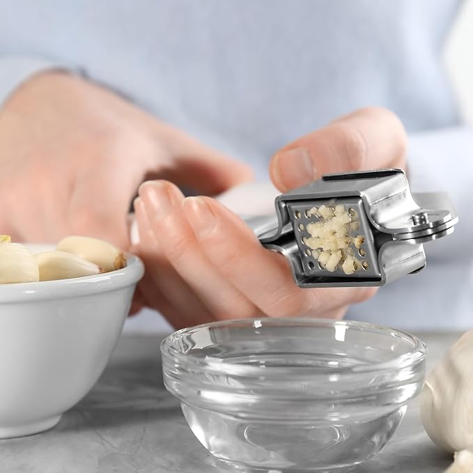 uxcell 2pcs Garlic Press, 7.7 Inch Stainless Steel Garlic Crusher and Peeler Set for Home Cooks and Professional Chefs, Blue