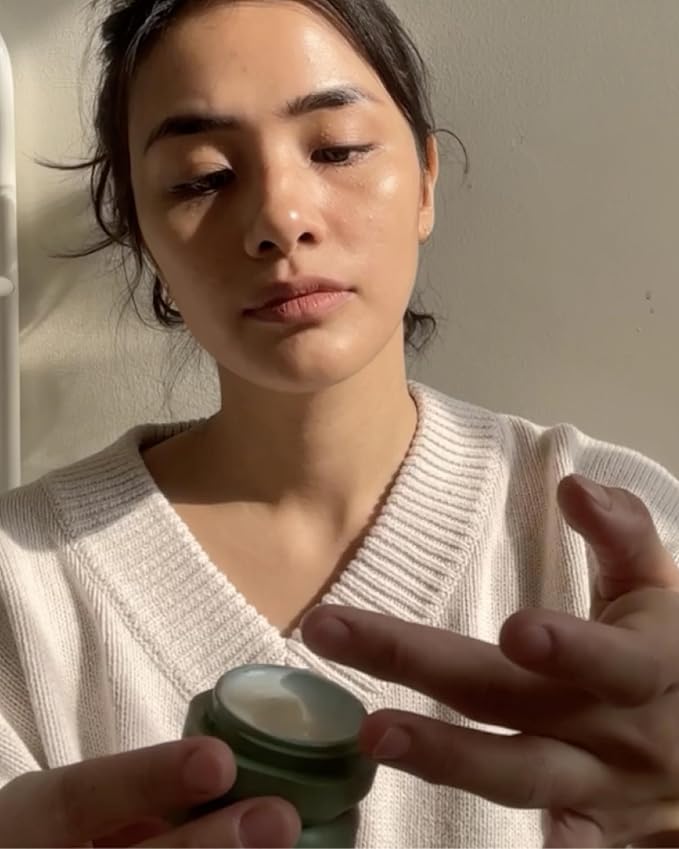 Cadence Travel Containers - Core Skincare Set - Magnetic Containers with Lids,2 Small (0.56oz) & 3 Medium (1.32oz) - Cleanser, Moisturizer, Serum, Makeup Remover & Sun Icon Labels - Pacific