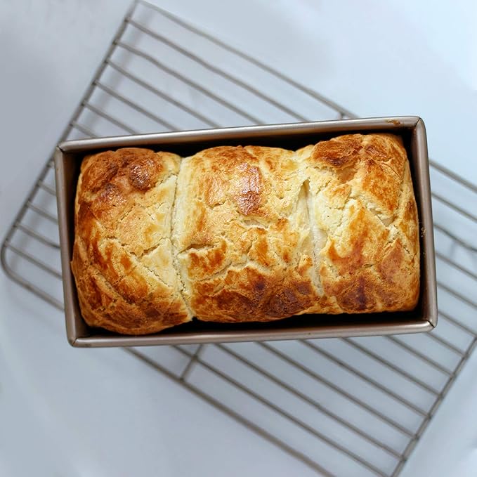 CHEFMADE Pullman Loaf Pan with Lid, 1Lb Dough Capacity Non-Stick Rectangle Corrugated Bread Pan Bakeware, Toast Mold with Cover for Oven Baking Cakes, Breads and Meatloaf (Champagne Gold)