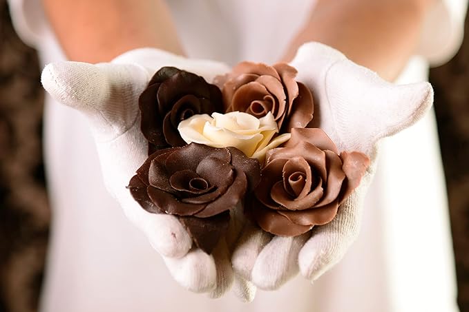 Bakerpan Bright White Modeling Chocolate - 1 Pound - Sculpt Cakes, Model Figurines, and Create Cake Toppers (Made in USA)