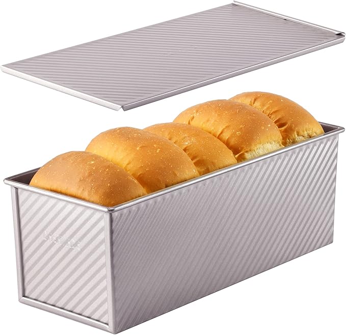 CHEFMADE Loaf Pan with Lid,Commercial Pullman Bread Pan 2.2Lb Dough Capacity,Non-Stick Bakeware Carbon Steel Bread Toast Mold with Cover for Baking Bread (Champagne Gold)
