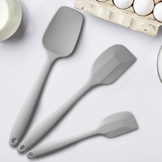 Silicone Spatula 3-piece Set, Ergonomic Handle High Heat-Resistant Spatulas, Non-stick Rubber Spatulas with Stainless Steel Core, Light Grey