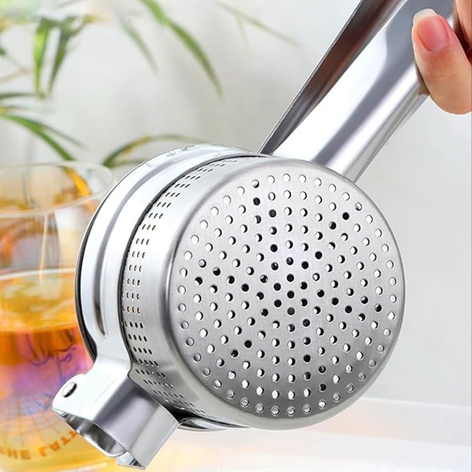 Stainless Steel Potato Ricer Masher,Multi Functional Potato Ricer Press for Pressing Potatoes, Fruits, Vegetables,Manual Masher Kitchen Tool,with 3 Removable and Interchangeable Discs (Bye Hole)