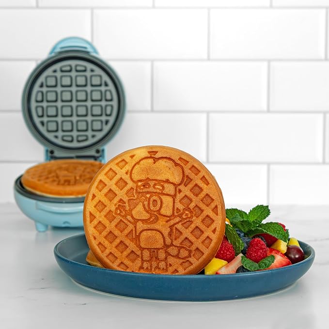 Uncanny Brands Bluey Mini Waffle Maker – Fun Character Waffles – Easy to Use and Clean