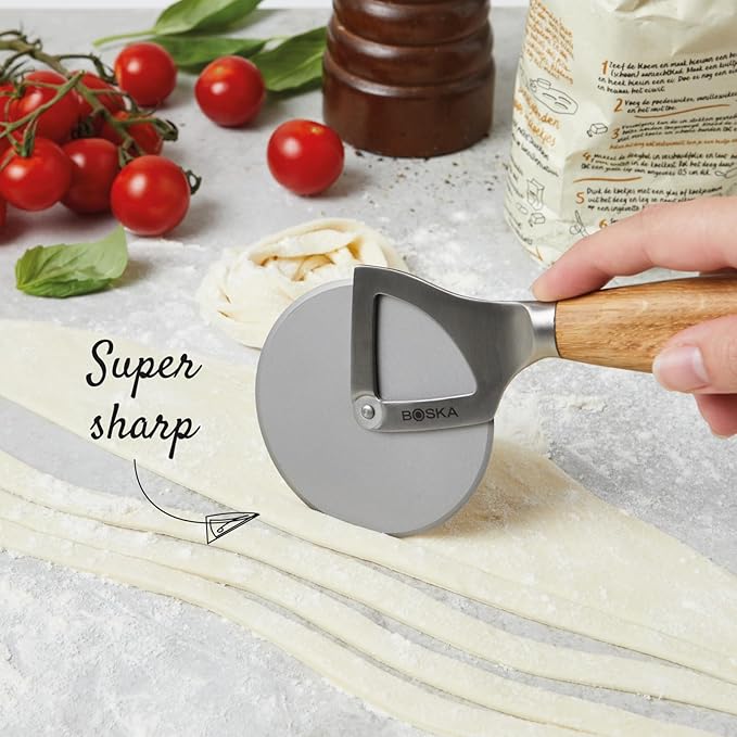 Boska Stainless Steel Pizza Cutter - Oslo Multifunctional Pizza Wheel Cutter - Handheld Food Slicer - Silver Non-Stick Roller - For Kitchen Cooking
