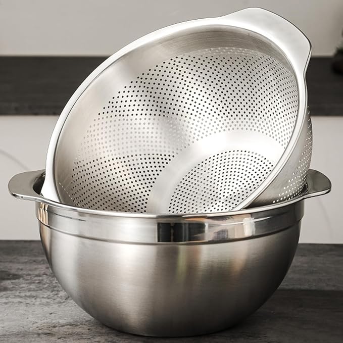 18/8 Stainless Steel Microwell Colander, 2.5QT Large Capacity with Handle Kitchen Food Strainer Basket for Washing Vegetables, Fruits, Rice, and Pasta (primary colour, 2.5QTColander+2.5QT Mixing bowl)