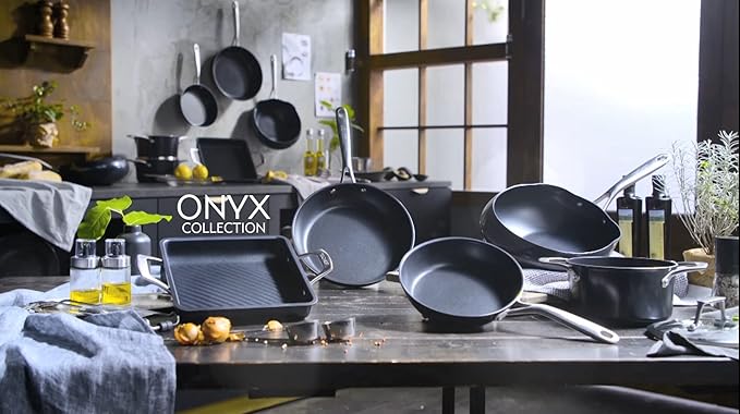 TECHEF - Onyx Collection - 2.8-quart Soup Pot with Glass Lid, coated with New Teflon Platinum Non-Stick Coating (PFOA Free)