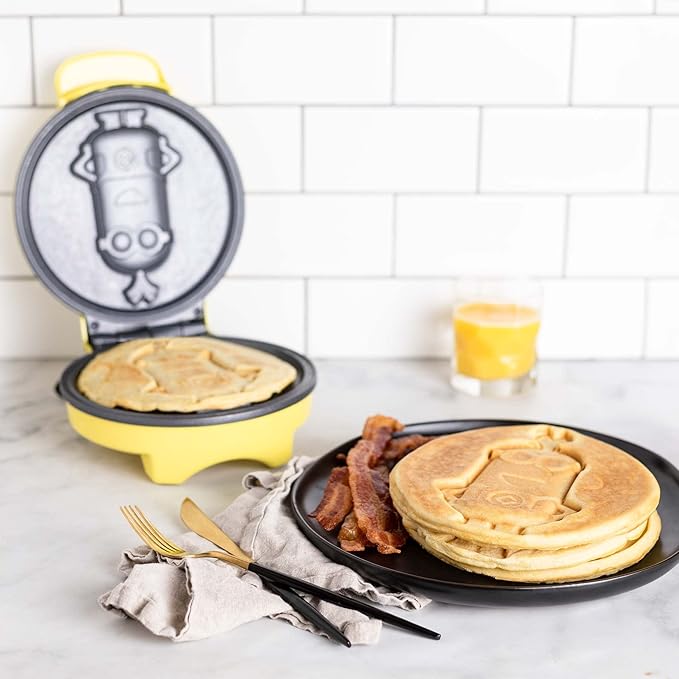 Uncanny Brands Minions Kevin Waffle Maker- Iconic Minion on Your Waffles - Waffle Iron
