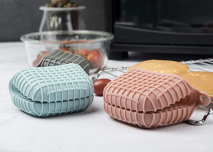 Mini Silicone Oven Mitts Set, Oven Mitts Heat Insulation, Oven Gloves for Kitchen Cooking and Baking, Protecting Fingers Mini Oven Hand Clips are Sold in Pairs (Pink)