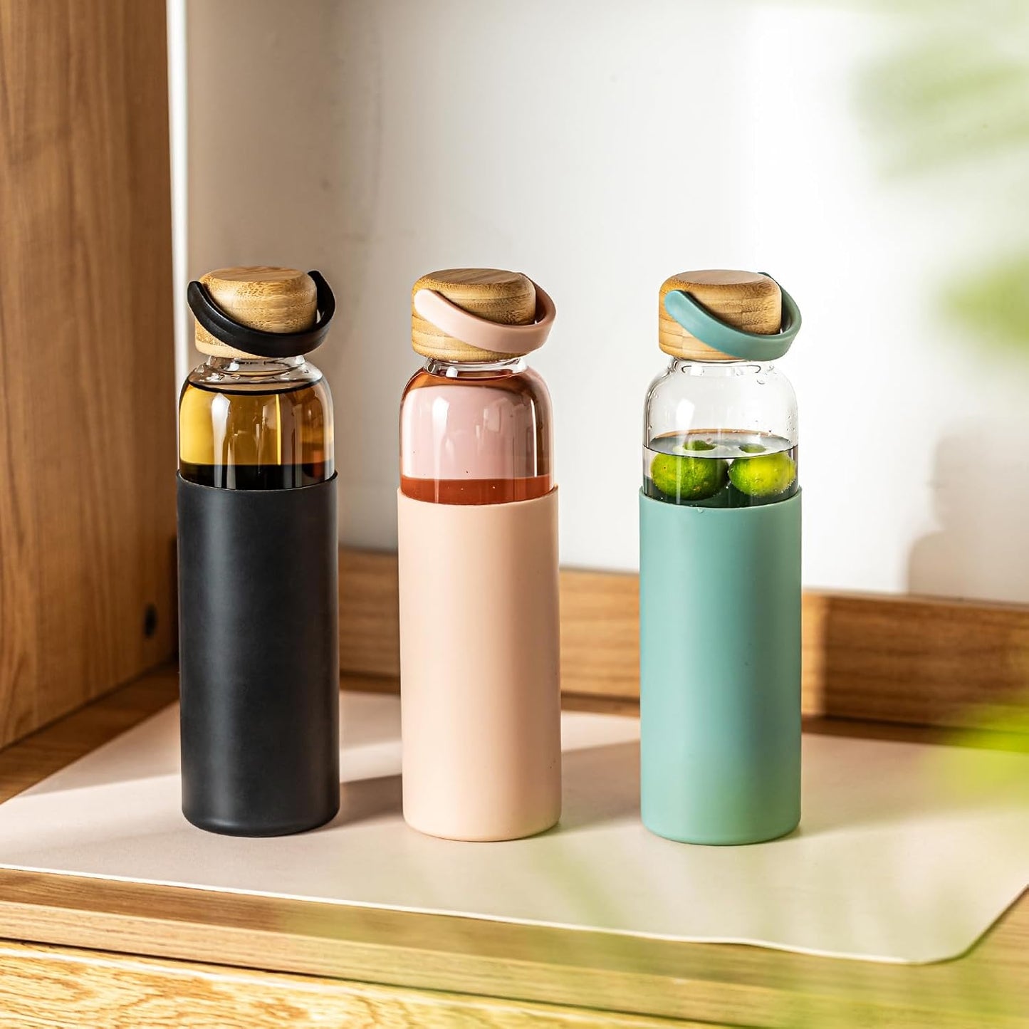 21oz Borosilicate Glass Water Bottles with Silicone Non-Slip Sleeve & Leak-Proof Lid-Reusable Drink Bottle for Office,Travel,Gym,Hiking-BPA Free,Ideal Gift for Home,Car &Fitness (Pink+Black+Green)