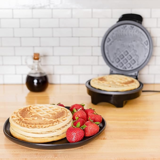 Uncanny Brands Marvel Venom Waffle Maker -Spidey's Mask on Your Waffles- Waffle Iron