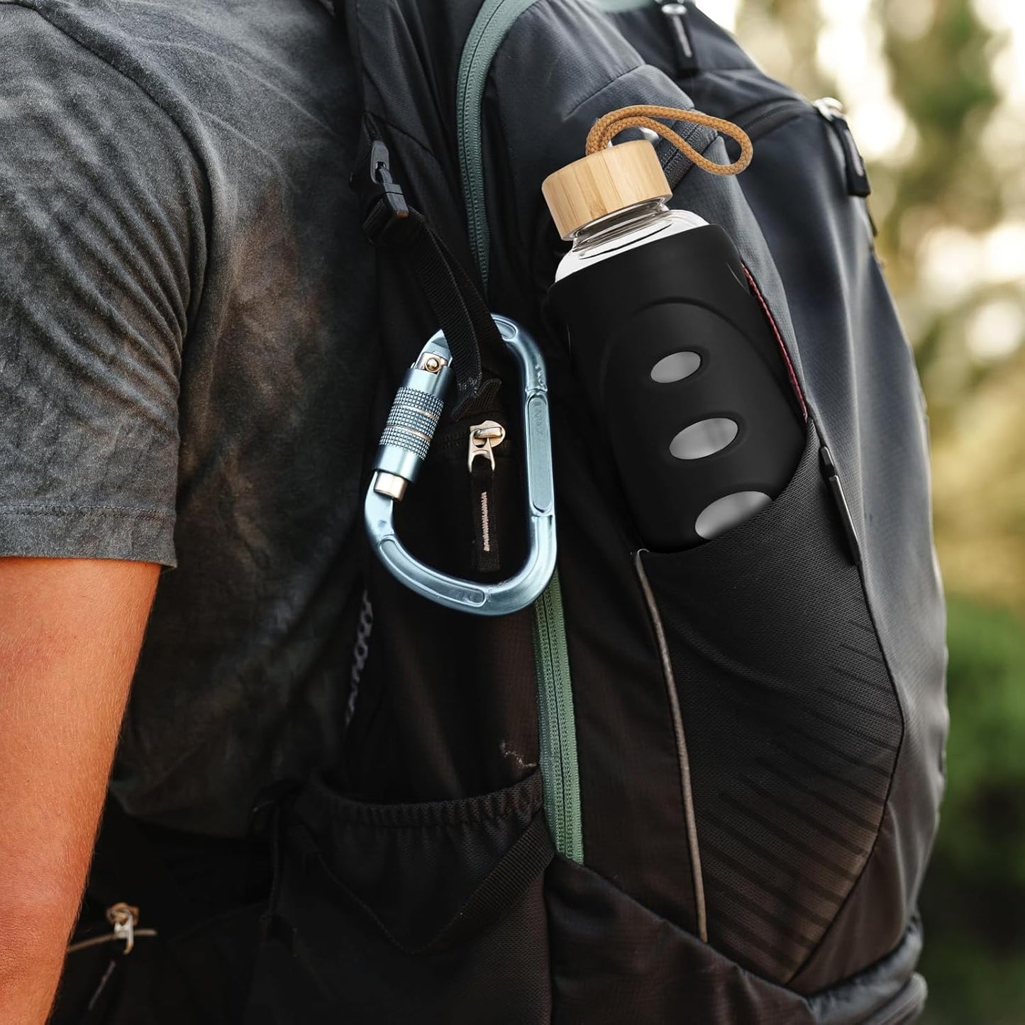 Sport 32oz Glass Water Bottle 1000ml /1 liter Borosilicate Glass Water Bottle Reusable Waterbottle Jugwith Silicone Sleeve and Unique Lid (Black