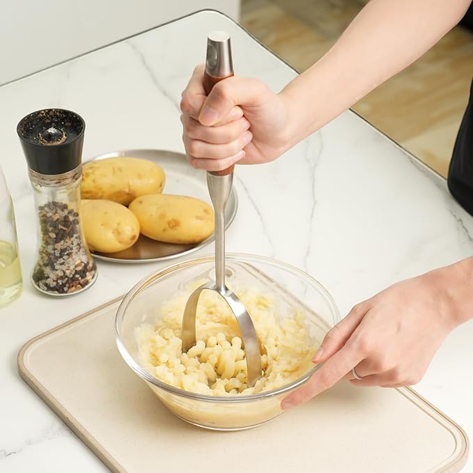 Potato Masher Stainless Steel, Manual Mashed Potato Masher,Wooden handle Potatoes Smasher Kitchen Tool for Avocado,Potatoes, Vegetables, 13.5Inch Long handle Large Heavy Duty Metal Mashing Utensil