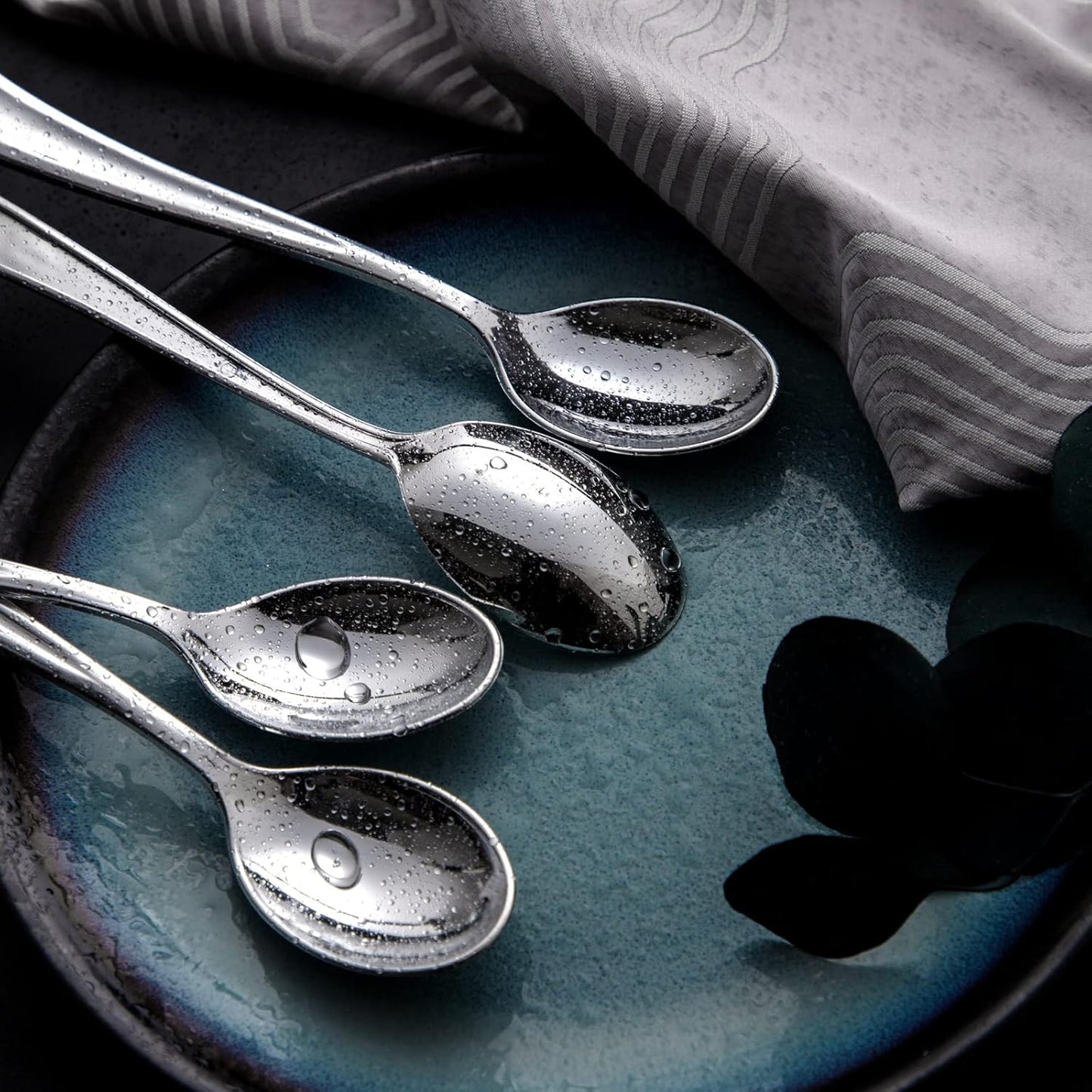 Liacere 200PCS Silver Plastic Spoons - Heavy Duty Disposable Spoons - dessert Spoons for Wedding & Party & New Year & Valentine's Day