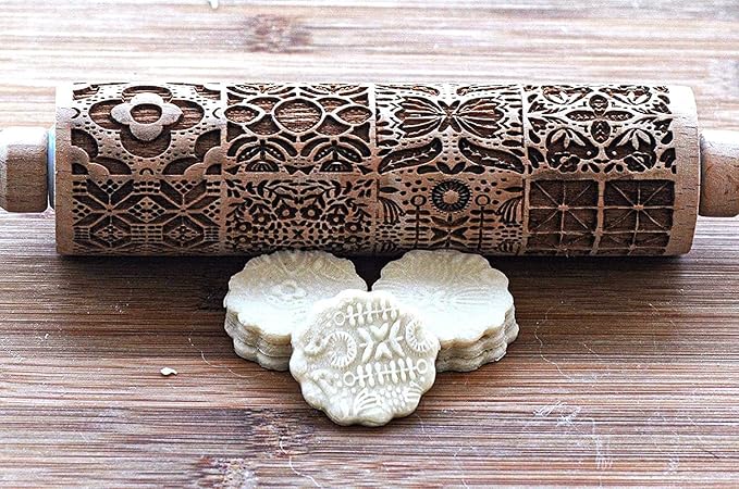 Christmas Wooden Rolling Pin for Baking Engraved Embossing Rolling Pin Cookie Stamps Roller Square Grid Cookies Mold Kitchen Decor Tools for Baking Embossed Cookies (European Fashion)