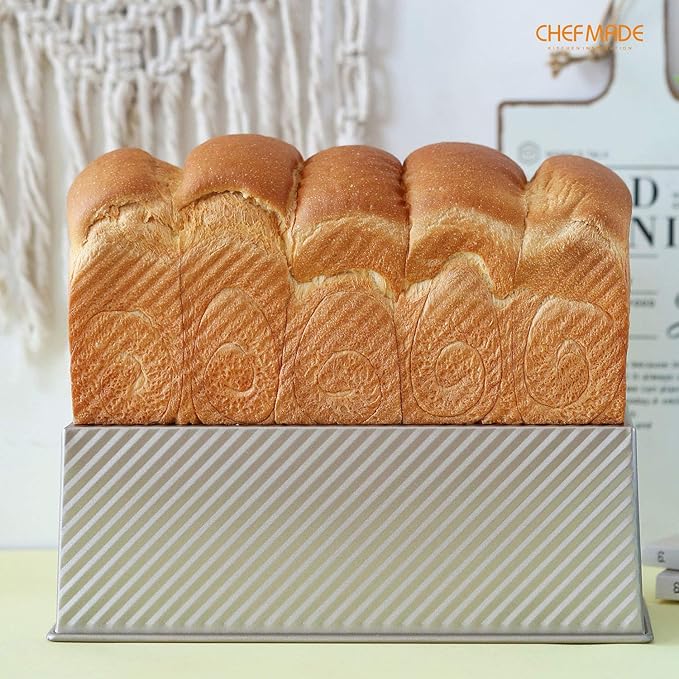 CHEFMADE Loaf Pan with Lid,Commercial Pullman Bread Pan 2.2Lb Dough Capacity,Non-Stick Bakeware Carbon Steel Bread Toast Mold with Cover for Baking Bread (Champagne Gold)