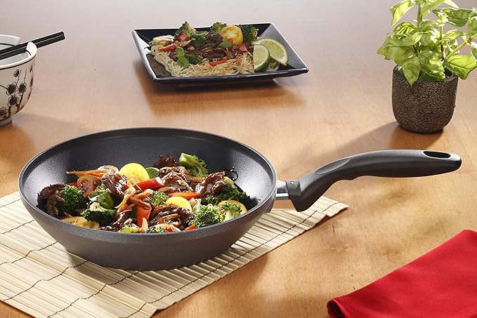 Swiss Diamond 11" (3.9 Qt) Wok HD Nonstick Induction Diamond Coated Aluminum Wok Dishwasher Safe and Oven Safe Wok, Grey