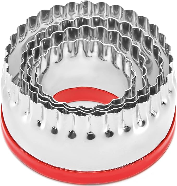 4-Pieces Fluted Round Cookie Cutters, Metal Circle Biscuit Cutters Set, Wave Cookies Cutter with Fluted Edge, Unique Design with Protective Red Top PVC