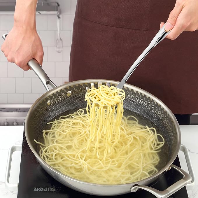 Pleafind Spaghetti Spoon, One-Piece Stainless Steel Pasta Spoon, 13-Inch Comfort Grip Design Pasta Scoop, Spaghetti Strainer with Teeth, Silver Pasta Server Utensil