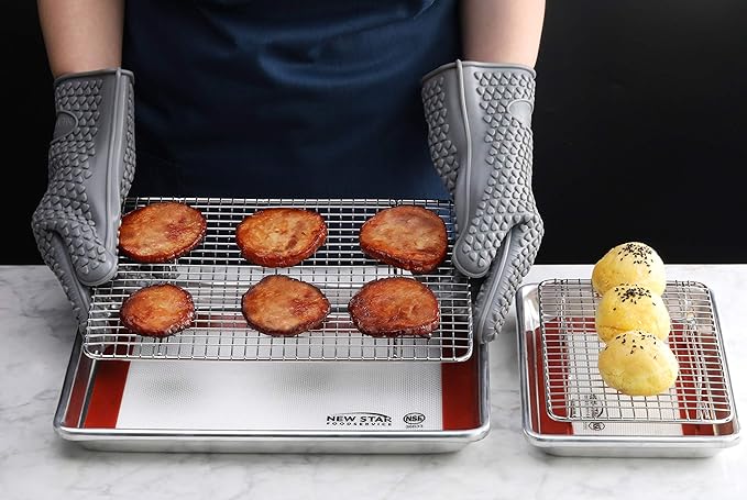 New Star Foodservice 1028768 Commercial-Grade Bun Pan/Baking Sheet, Baking Mat, Cooling Rack Combo, 1/8 and 1/4 Sizes Each