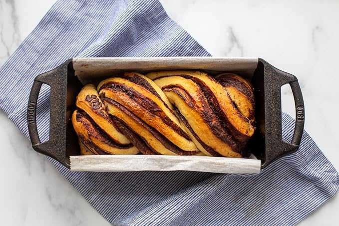 Lodge Cast Iron Loaf Pan 8.5x4.5 Inch, Black