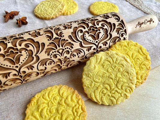 DAMASK embossing rolling pin. Wooden embossing rolling pin with flowers. Oriental flowers. Embossed cookies with flowers. Damask pattern. From Europe
