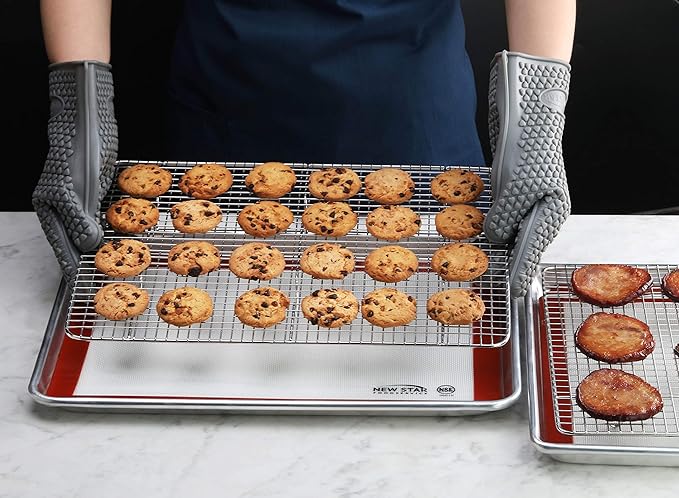 New Star Foodservice 1028751 Commercial-Grade Bun Pan/Baking Sheet, Baking Mat, Cooling Rack Combo, 1/4 and 1/2 Sizes Each
