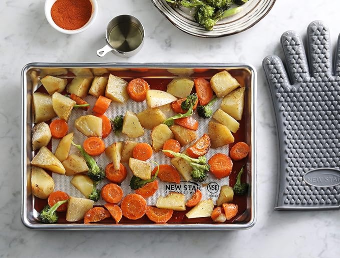 New Star Foodservice 1028768 Commercial-Grade Bun Pan/Baking Sheet, Baking Mat, Cooling Rack Combo, 1/8 and 1/4 Sizes Each