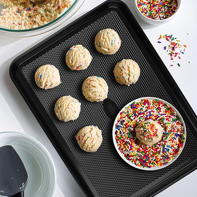 Baker's Secret Baking Sheet Pan Set, 3x Cookie Sheets for Oven, Diamond Texture Premium Air Flow Circulation, Set of 3 Baking Trays, Extra Thick 0.6mm with Diamond Base PFOA, PFOS, PTFE and PFAS free