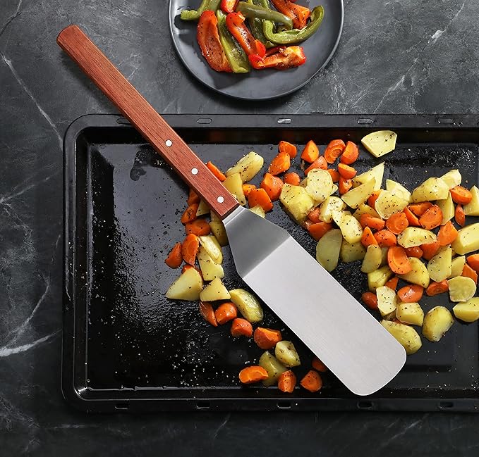 New Star Foodservice 38200 Wood Handle Flexible Grill Turner/Spatula, 21-Inch